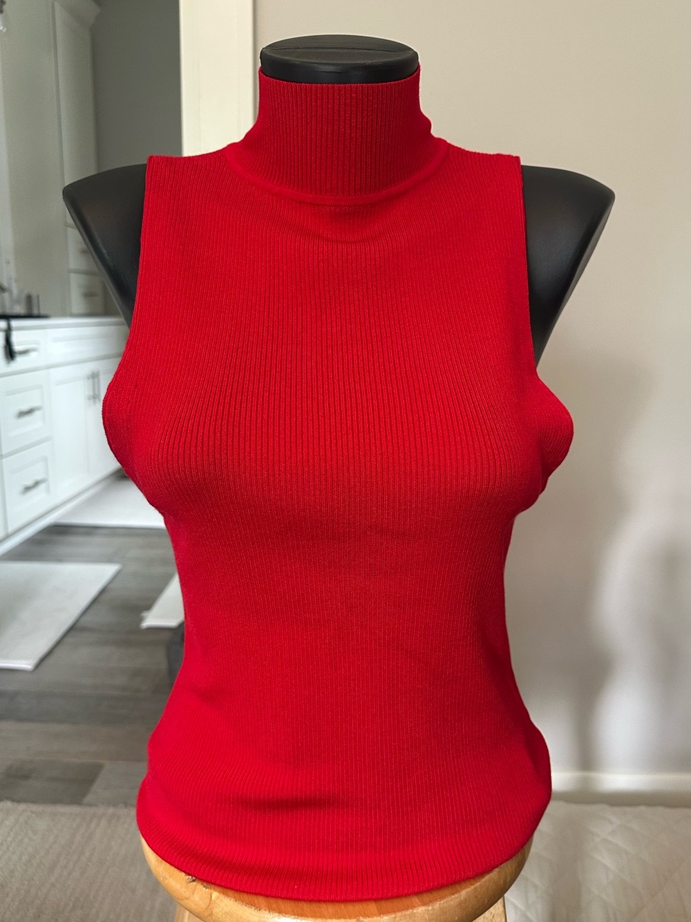Alice + Olivia Sleeveless Mock Neck Ribbed Tank Top - Red